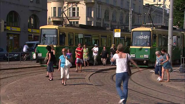 芬兰赫尔辛基市中心有轨电车公司视频素材