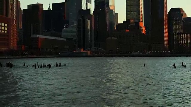 日落时分的曼哈顿自由塔视频下载