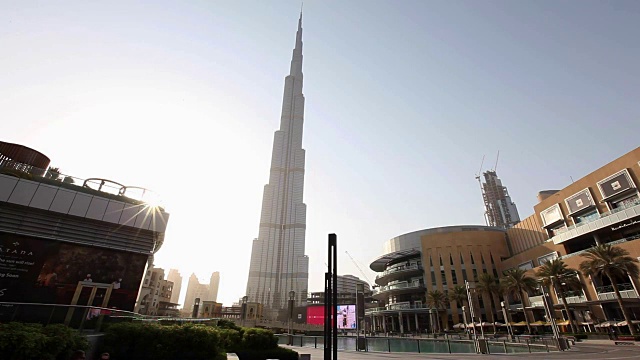 Bruj Khalifa的城市景观(世界最高的人造建筑)视频素材