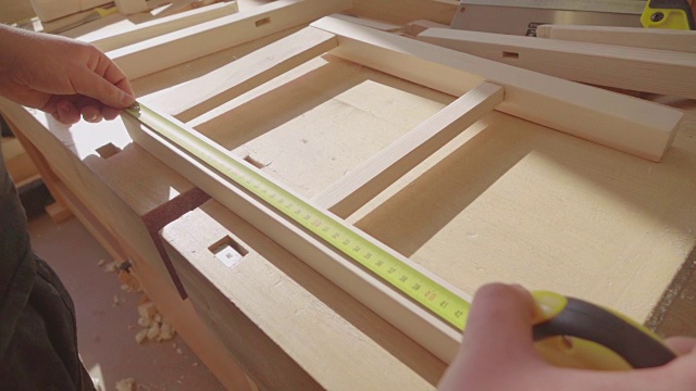 木匠量木板视频素材