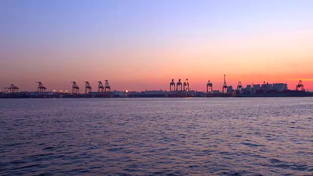 货物港口黄昏- 4k -视频素材