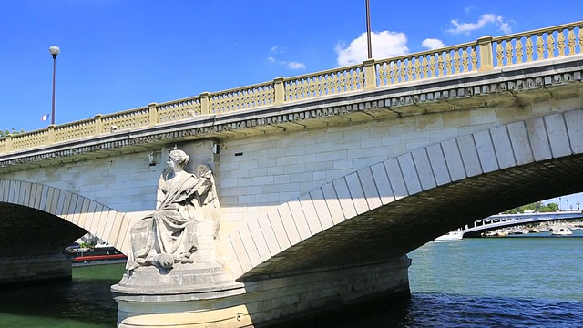 荣军院桥，巴黎-法国视频下载