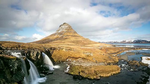 4K延时:Kirkjufell山Snaefellsnes半岛，冰岛瀑布景观视频下载