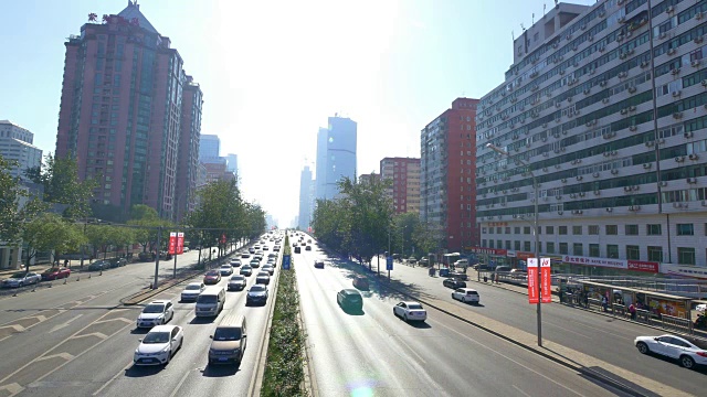 北京城市街道的交通和现代建筑有4k视频素材