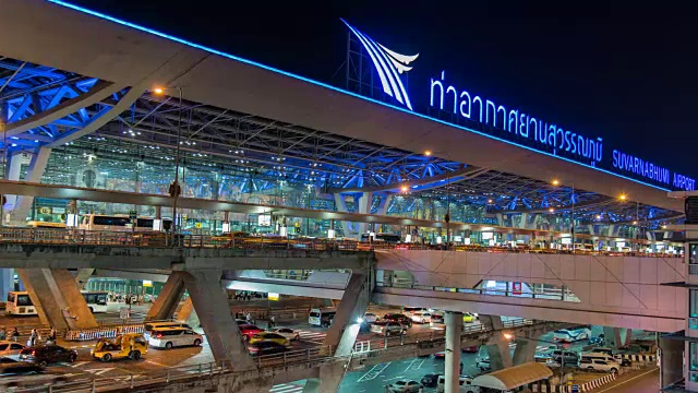 高清延时:泰国素万那普机场的夜景视频素材
