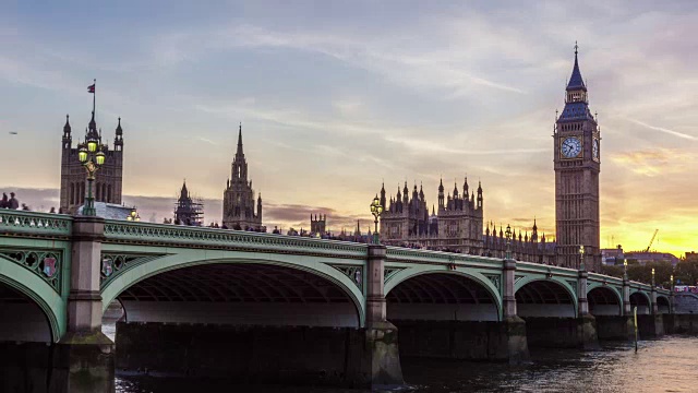 英国伦敦，大本钟，从白天到夜晚的完美过渡视频素材