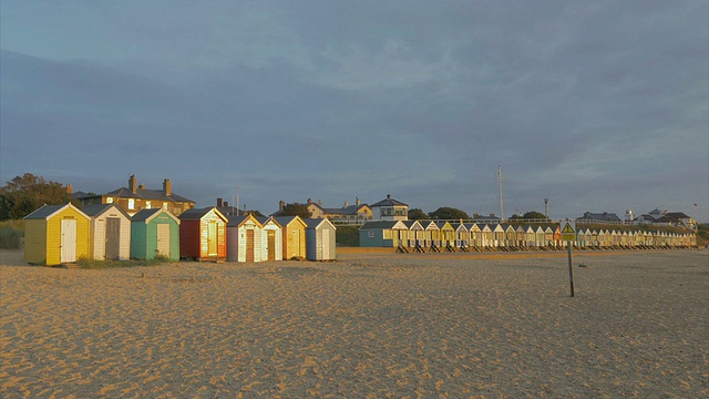 索斯沃尔德，一排海滩小屋，清晨，WS,ZO，视频下载