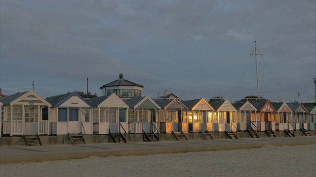 索斯沃尔德，一排海滩小屋，清晨，WS,ZO，视频下载