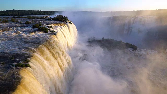 伊瓜苏瀑布，伊瓜苏瀑布，伊瓜苏国家公园，巴西，南美洲视频下载