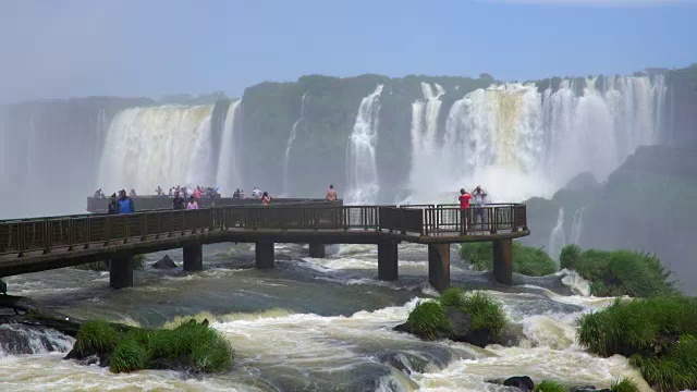 伊瓜苏瀑布，伊瓜苏瀑布，伊瓜苏国家公园，巴西，南美洲视频下载
