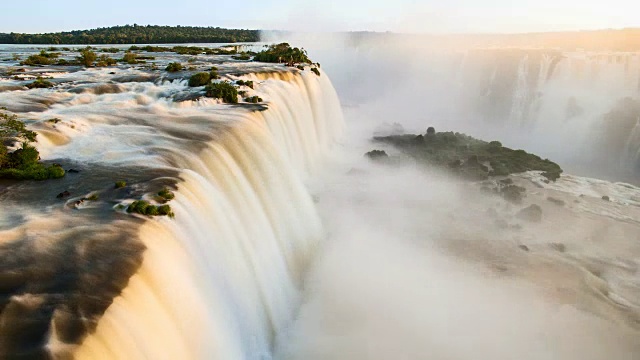 伊瓜苏瀑布，伊瓜苏瀑布，伊瓜苏国家公园，巴西，南美洲视频素材