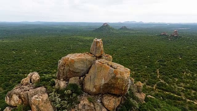 索拉比岩石， 霍德斯普鲁伊特， 姆普马朗， 南非视频下载