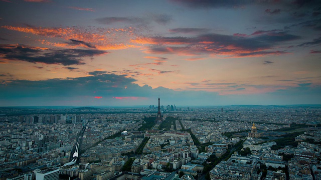 时间流逝:巴黎日落时的鸟瞰图视频素材