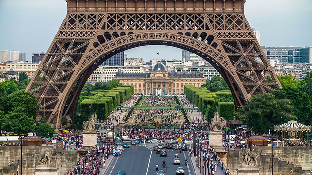 巴黎埃菲尔铁塔和战神广场视频素材