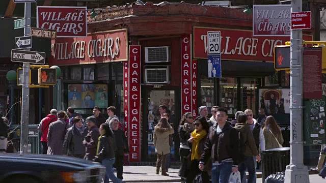 著名的Village cigar雪茄店和曼哈顿的Christopher St Greenwich村。视频素材