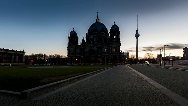 日出时的柏林大教堂视频下载