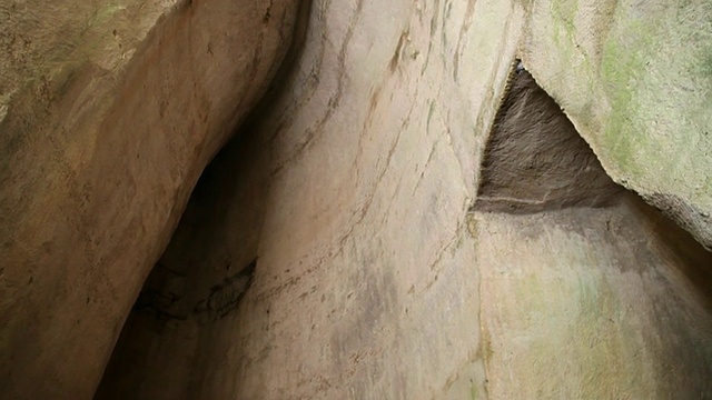 锡拉丘兹，考古公园，洞穴“迪奥尼修斯的耳朵”，公元前3世纪视频素材