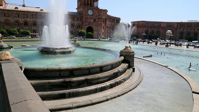 埃里温，共和国广场的喷泉视频下载