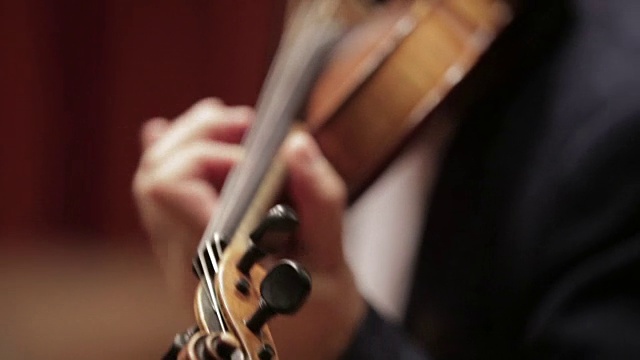 在音乐会上拉小提琴视频素材