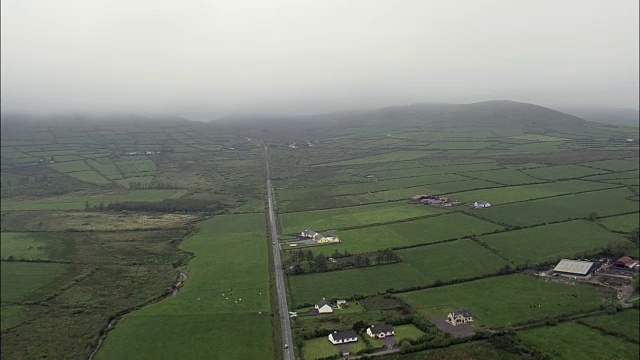 丁格尔湾海港-鸟瞰图-明斯特，Co Kerry，直升机拍摄，空中视频，电影，建立拍摄，爱尔兰视频下载