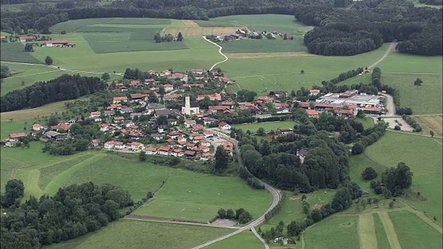 德国村庄-鸟瞰图-巴伐利亚，上巴伐利亚，贝希特斯加德纳陆地直升机拍摄，空中视频，影院，建立拍摄，德国视频下载