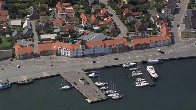鸟瞰图-北丹麦，腓特烈港公社，丹麦视频下载