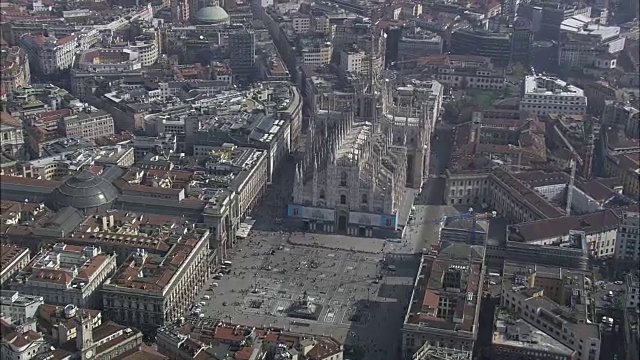 米兰大教堂鸟瞰图-伦巴第，米兰，意大利视频下载