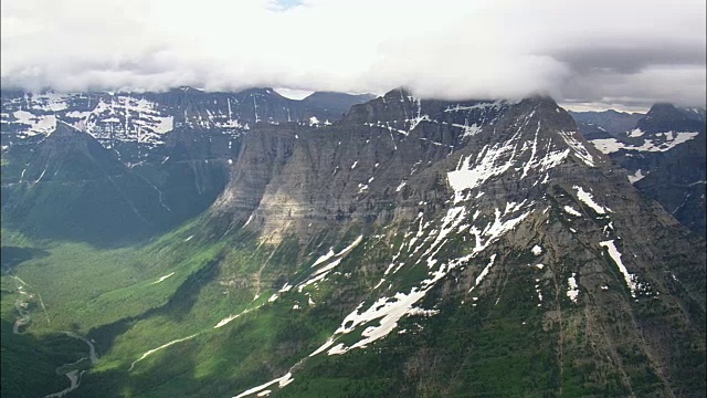 冰川国家公园-鸟瞰图-蒙大拿，平头县，美国视频下载