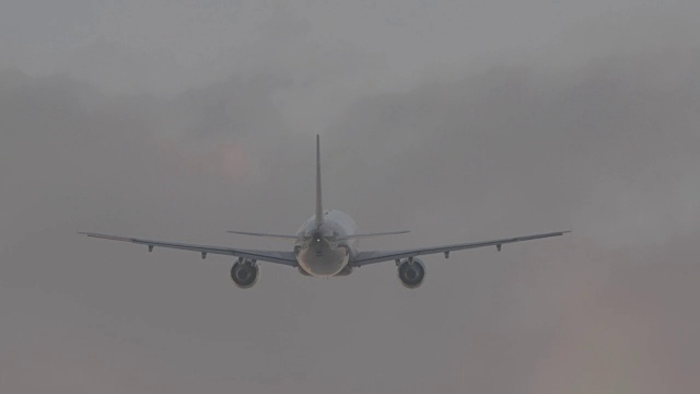 飞机起飞(4 k)。视频素材