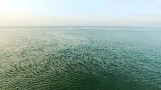 墨西哥阿卡普尔科海岸上空的航迹视频下载