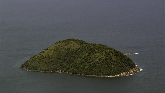 巴西海岸外的岛屿-鸟瞰图- São保罗，São Sebastião，巴西视频下载