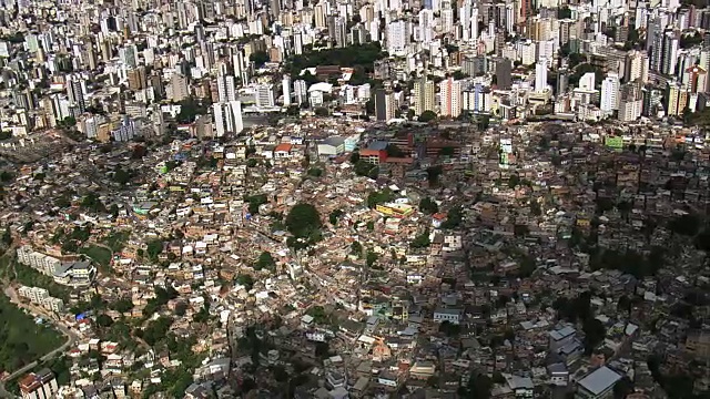 贫民区圣卢西亚-鸟瞰图-米纳斯吉拉斯州，巴西视频下载