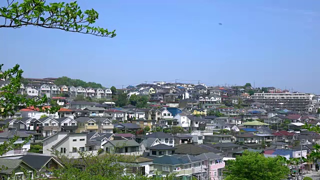 屋顶的城镇视图- 4k -视频素材