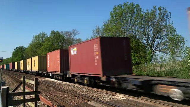 GB铁路货运集装箱货运列车。视频下载