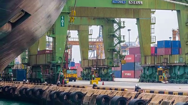 4K延时:仓库港口背景在新加坡视频素材