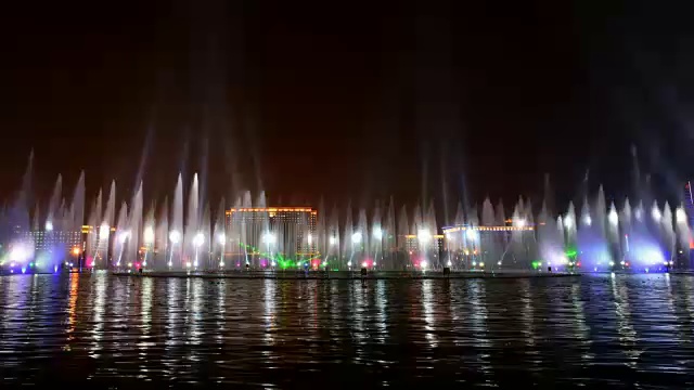 亚洲最大的综合音乐喷泉01视频素材