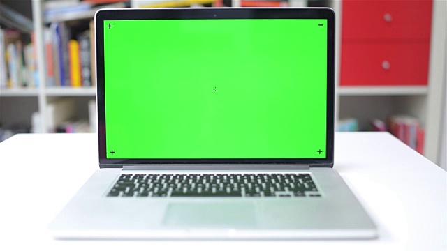 摄影:电脑屏幕色度键跟踪视频素材