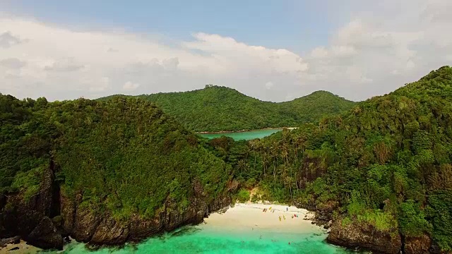 无人机拍摄的两个海滩，泰国视频素材