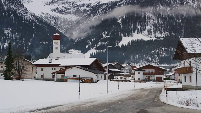 阿尔卑斯山提洛尔的黑特旺村视频素材