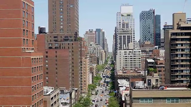 令人惊叹的摩天大楼的城市地区。都市背景视频素材