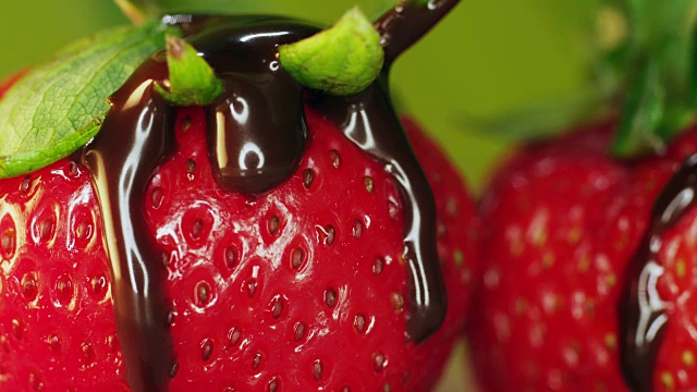 草莓皮尤姆1视频下载