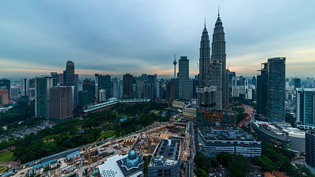 马来西亚国家石油公司双子塔的日落时间视频下载