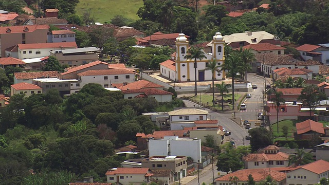 MS航拍在小镇/米纳斯，巴西吉拉斯视频下载