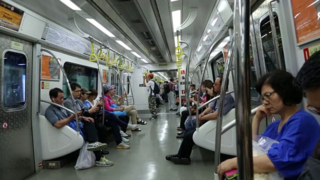在韩国地铁里视频下载