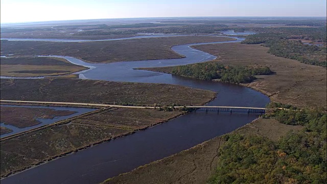 阿什poo河和湿地-鸟瞰图-南卡罗莱纳，Colleton县，美国视频下载