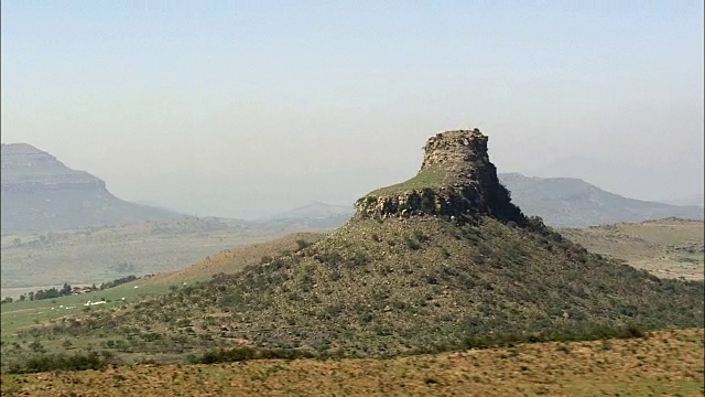 Isandlwana战场和纪念碑-鸟瞰图-夸祖鲁-纳塔尔市，uMzinyathi区，Nqutu，南非视频下载