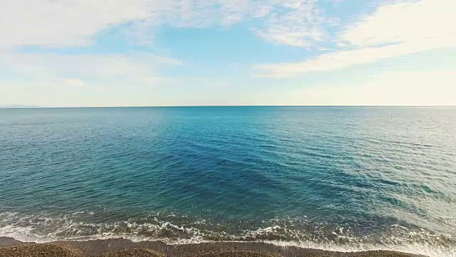 天线:早晨蓝色的海面视频下载