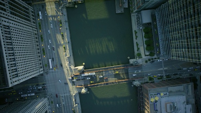 城市中的道路和桥梁视频素材