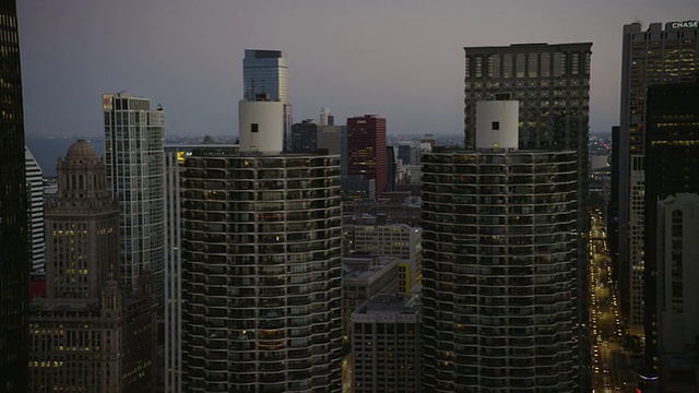 城市里的摩天大楼视频素材