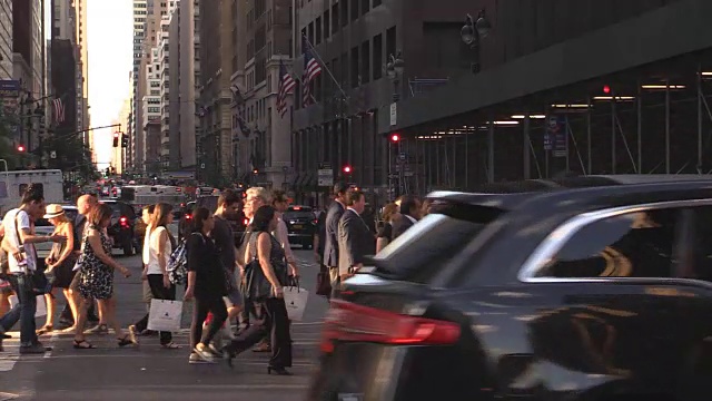 曼哈顿中城人行横道慢镜头视频素材
